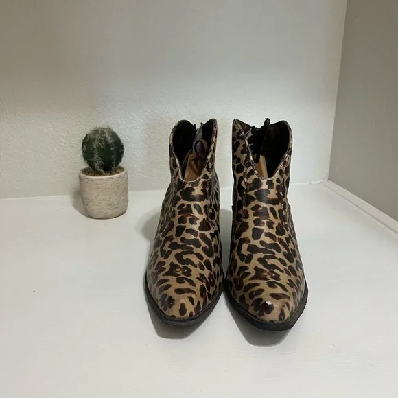 Ariat Leopard Print Ankle Boots - Picture 2 of 7